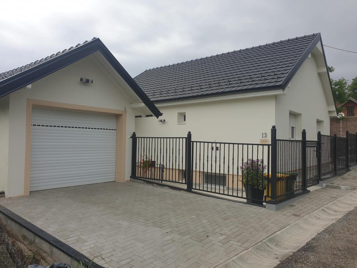 Apartmani Kruna Vrdnik Exterior foto