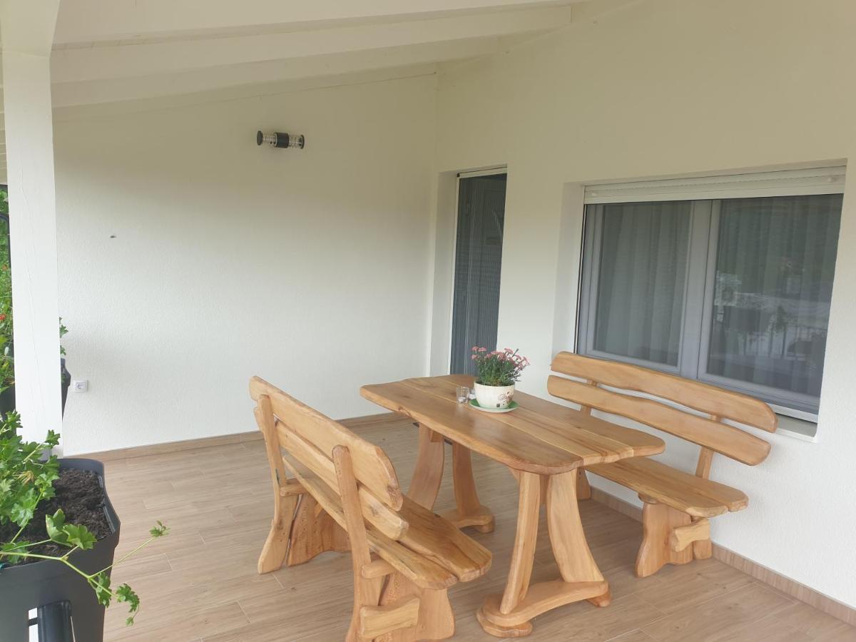 Apartmani Kruna Vrdnik Exterior foto